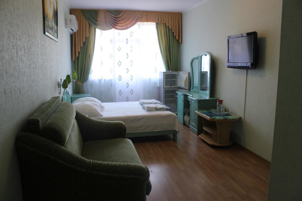 Mini-Hotel Zhemchuzhina ラザレフスコエ エクステリア 写真